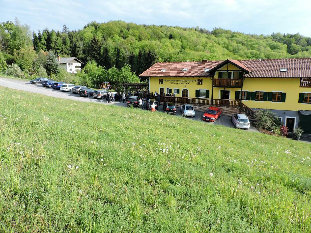Gaestezimmer Klopfer Sankt Johann im Saggautal Exterior foto