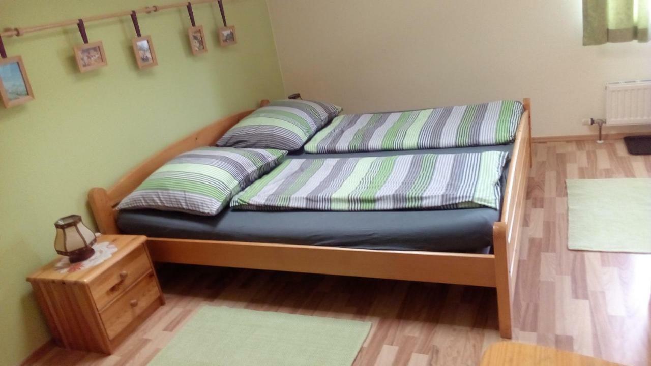 Gaestezimmer Klopfer Sankt Johann im Saggautal Exterior foto